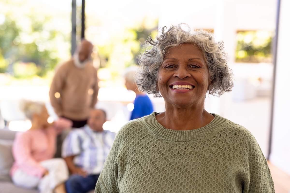 senior-hairstyles-short-and-layered.jpg